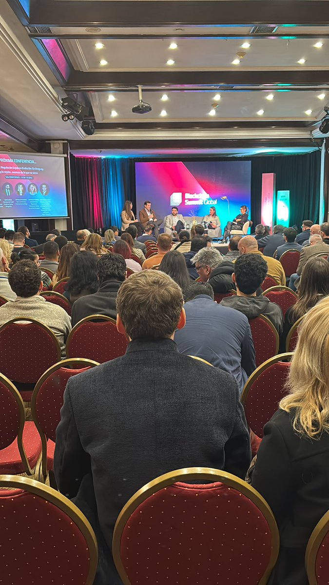 pabloramosuy's tweet photo. Blockchain summit global  💻 https://t.co/JHVrIpMjPg