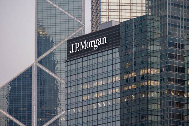TheMoonShow's tweet image. JUST IN: JPMORGAN SAYS STABLECOINS WILL MERGE WITH TRADFI — AND RWA TOKENIZATION IS COMING FAST.