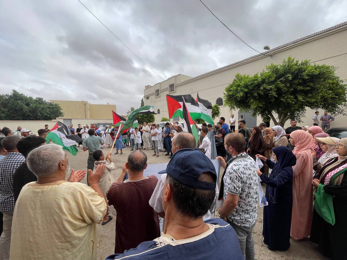 h_bennajeh's tweet image. 🔴 الشعب المغربي ينتفض اليوم بالخروج في عشرات الوقفات بعشرات المدن بمختلف مناطق وجهات المغرب، مباشرة بعد صلاة الجمعة، في إطار إسناده اليومي لغزة وتنديده بحرب الإبادة والتجويع