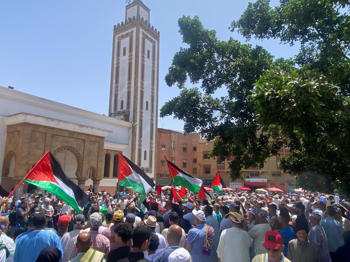 h_bennajeh's tweet image. 🔴 الشعب المغربي ينتفض اليوم بالخروج في عشرات الوقفات بعشرات المدن بمختلف مناطق وجهات المغرب، مباشرة بعد صلاة الجمعة، في إطار إسناده اليومي لغزة وتنديده بحرب الإبادة والتجويع