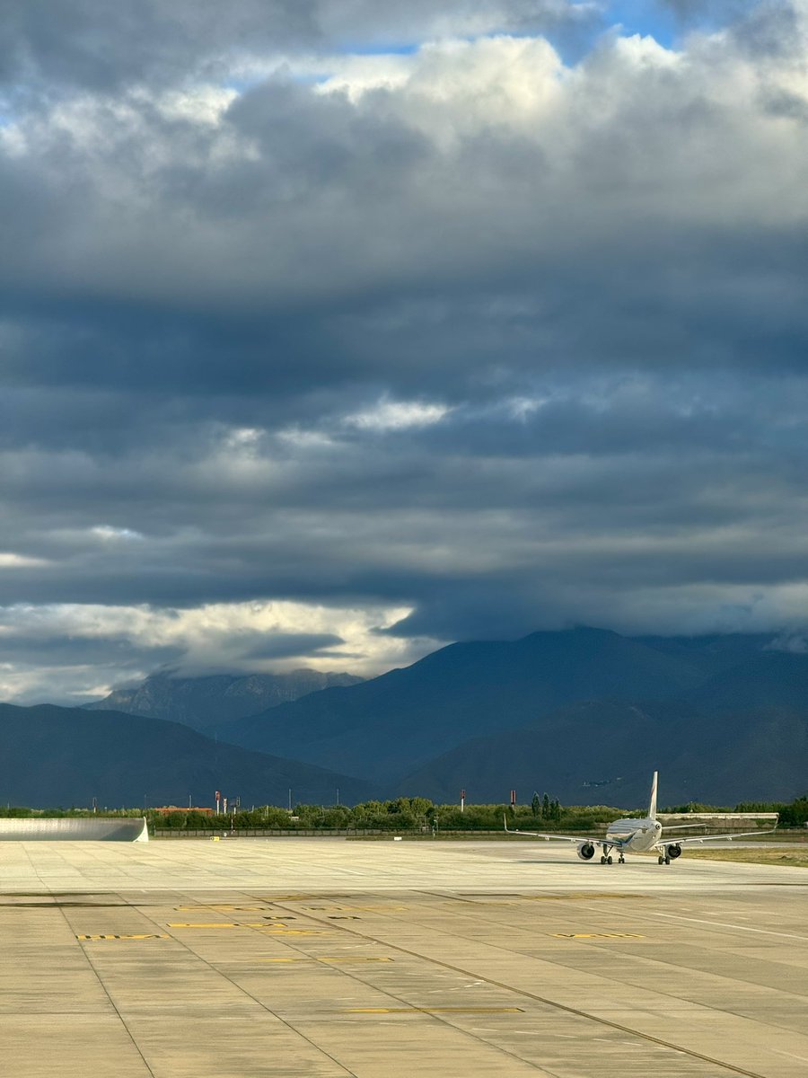 doctroptard's tweet image. « Quand on aime, il faut partir… »
#TibetAirlines
