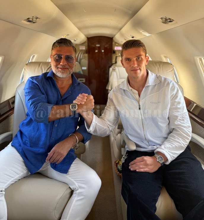 TheN5News's tweet image. Viktor Gyökeres and his agent Hasan Cetinkaya on their way to London now
HERE WE GO 😉🔴⚪️
@FabrizioRomano