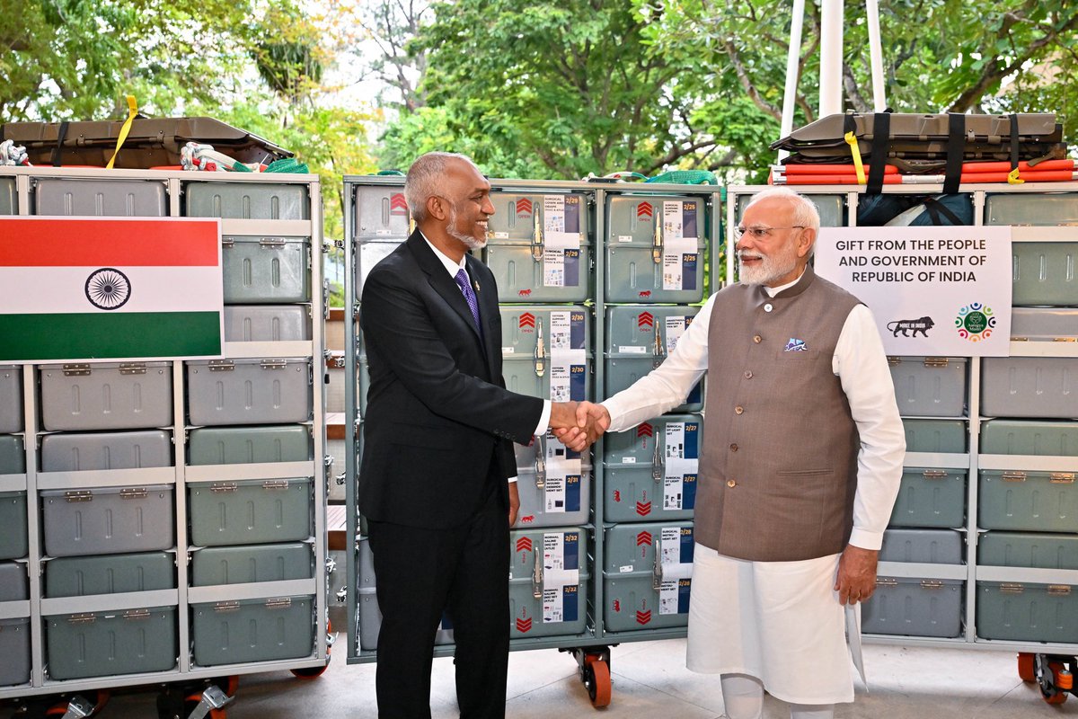 moImsh's tweet image. Beggar President @MMuizzu. “We will not be bullied” LOL