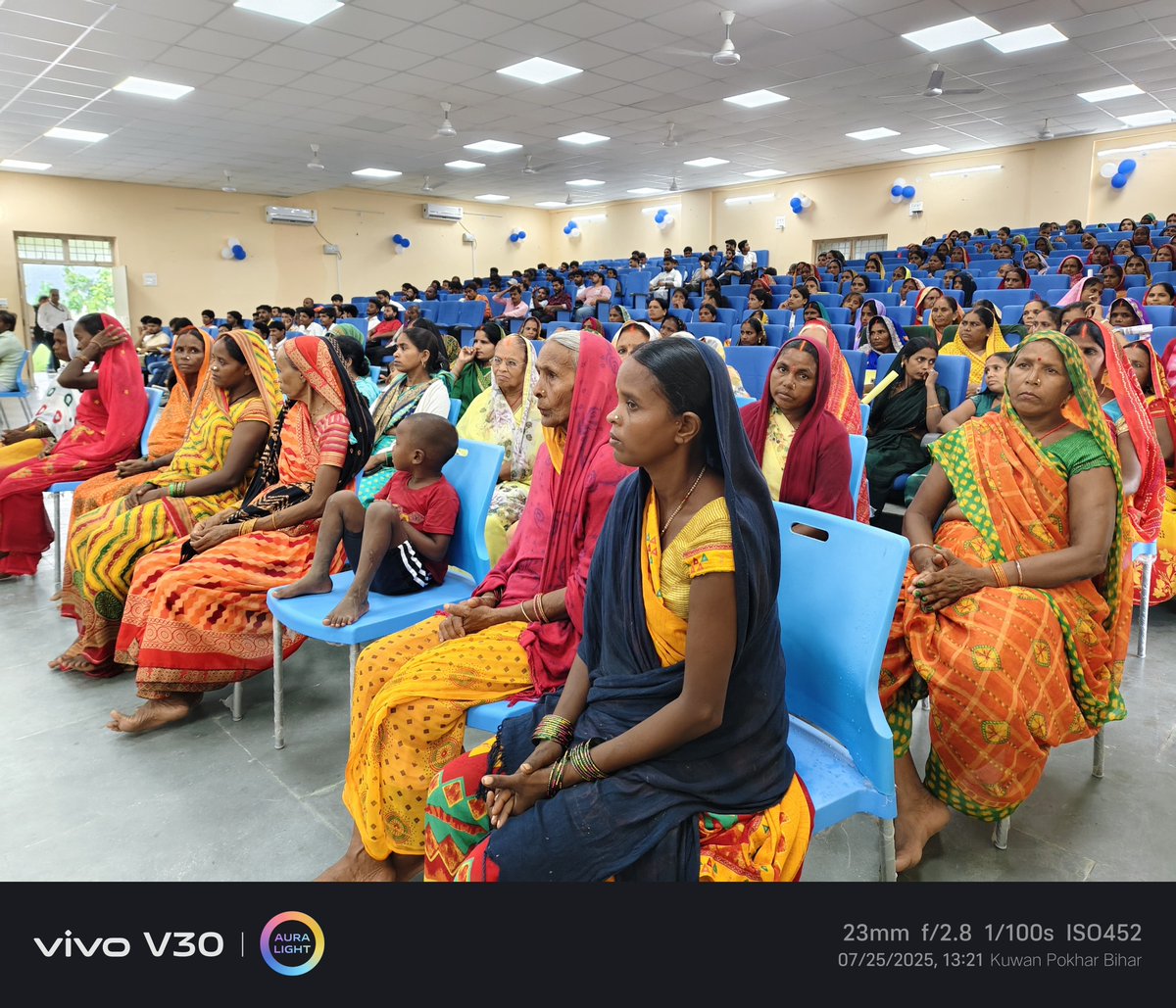 startup_bihar's tweet image. 🚀 Bihar Idea Festival 2025 | Event | Kaimur District
Today’s Bihar Idea Festival 2025 event in Kaimur witnessed incredible energy and enthusiasm among aspiring youth!
The event spotlighted innovation, startup journeys, mentorship, and seed funding opportunities.
🌟 Brimming…