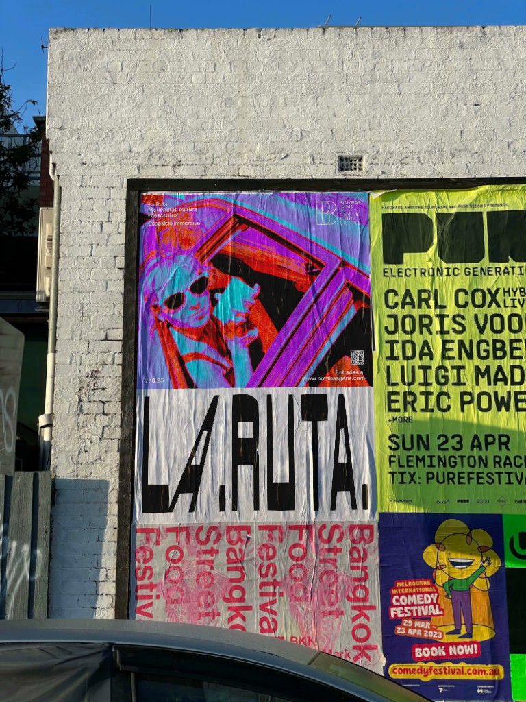 'La Ruta. Modernindad, cultura y descontrol'
La primera exposición inmersiva sobre el fenómeno socio-cultural.

02.10.2025
Bombas Gens Centre d’Arts Digitals.
Entradas ya a la venta en bombasgens.com
✦

'La Ruta. Modernitat, cultura i descontrol'
La primera exposició