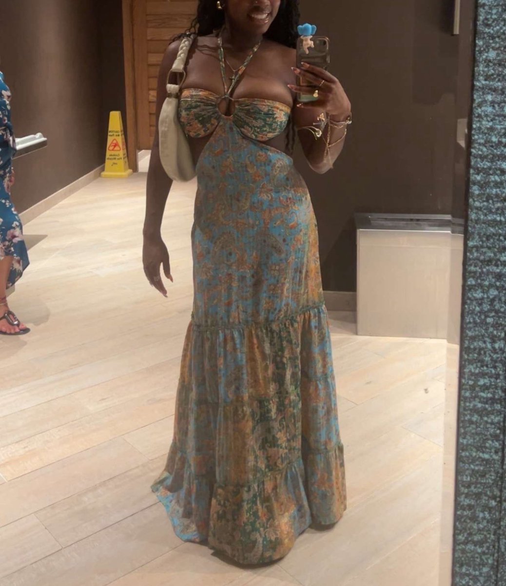 karilovesyouuu's tweet photo. My vacay outfits have been taking it lately ngl ! https://t.co/MvU2yNv3bJ