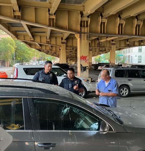 In response to community complaints, the 88th Precinct NCO Team partnered with NYC Sanitation and NYPD Traffic to clean up under the BQE. Several abandoned vehicles were removed, helping to restore order and improve quality of life. One team, one mission: Community First!🚓🧹