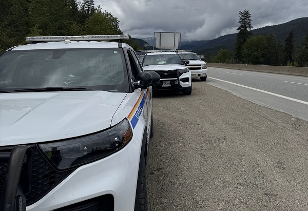 GRCenCB's tweet image. #PatrouilleRoutièreCB  -  La police sollicite votre aide pour élucider une collision mortelle entre un semi remorque et une motocyclette sur la route 97 cb-bc.grc-rcmp.gc.ca/ViewPage.actio…