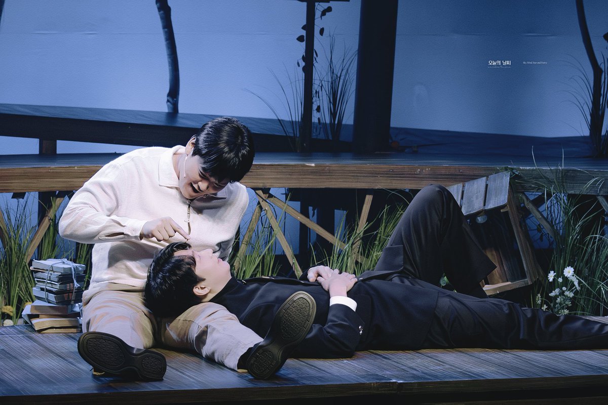 unnbre11a_pic's tweet image. 250725 민들레 피리-별 헤는 밤 中
윤동주, #안재영
윤일주, #임진섭