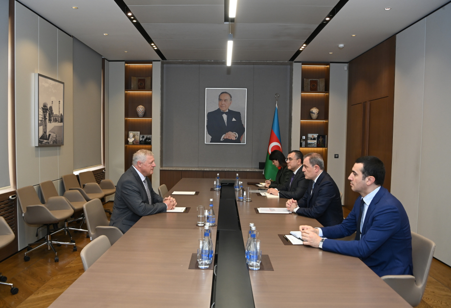 Se debaten las cuestiones actuales de cooperación entre Azerbaiyán y Eslovaquia azertag.az/es/xeber/se_de…