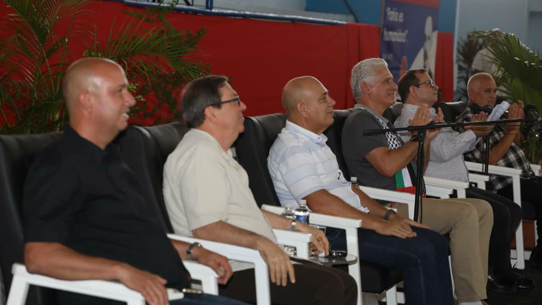Agradecemos profundamente a los centenares de amigos de #Cuba, procedente de 23 naciones, que se reúnen en Ciego de Ávila para patentizar su solidaridad con nuestra Patria y su pueblo. Personas que con su labor, sensibilidad y respeto nos inspiran. #LaLuchaNoHaCesado