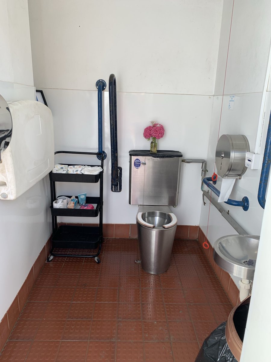 PatWilliams18's tweet image. Surely the best public toilets in Cornwall. If there was a contest, they’d win hands down #Cornwall #PolkerrisBeach #toilets @BBCCornwall