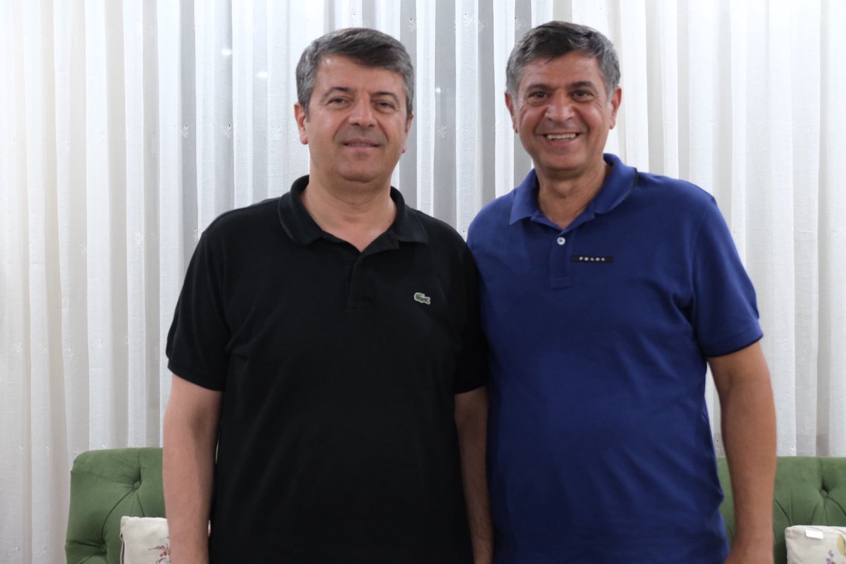 Yol arkadaşım sevgili kardeşim Abdurrahman Tutdere’nin [<a href="/avtutdere/">Abdurrahman TUTDERE</a> ] ev hapsi kararı kaldırıldı. 

Şimdi, helâl oylarla kazandığı görevine geri dönmesini ve gözün aydın #Adıyaman diyeceğimiz günü bekliyoruz!