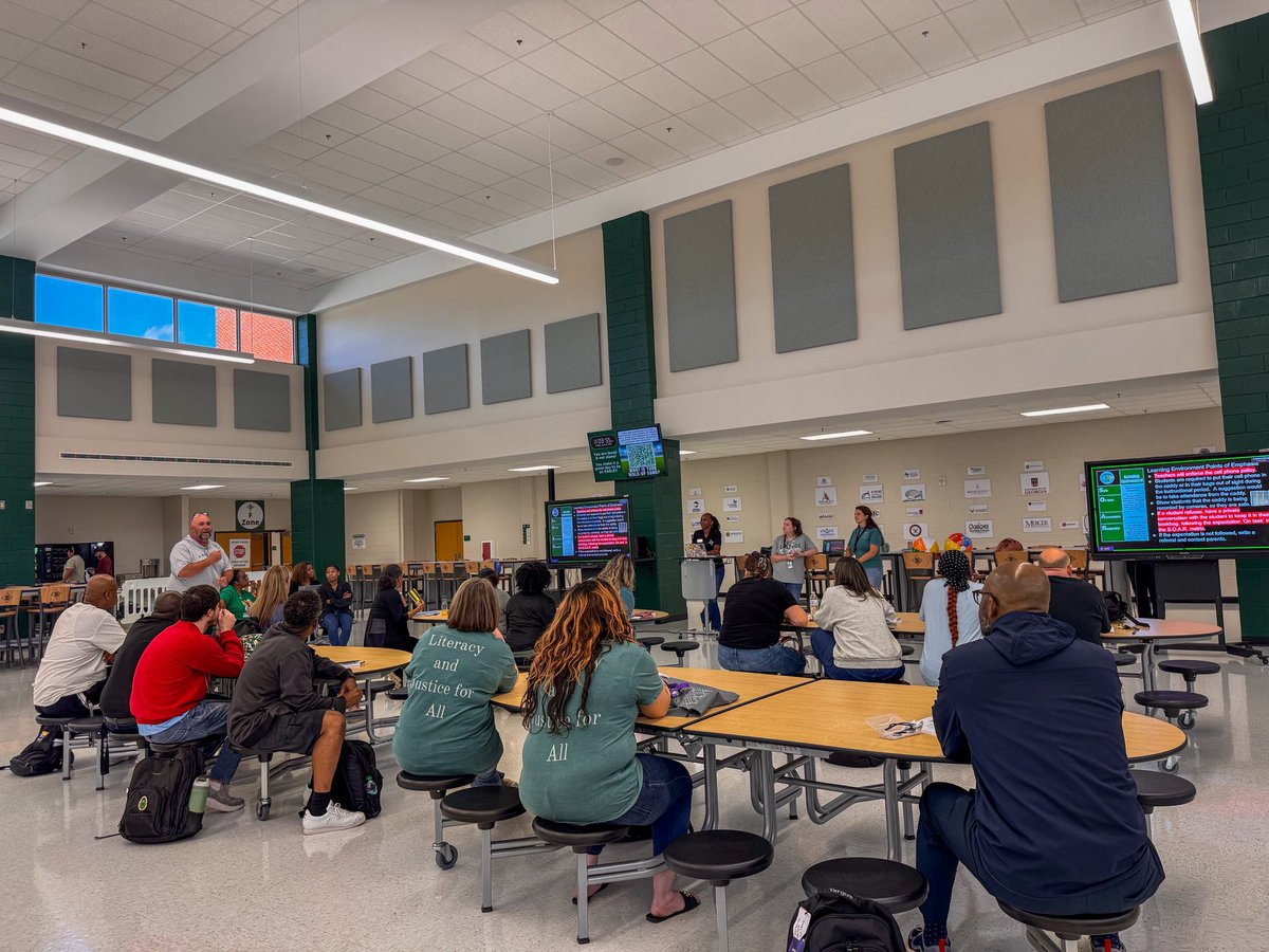 shannonjbuff's tweet image. Today @EHS_Eagles teachers were welcomed by Principal Cher & the Admin Team.
EHS teacher leaders then facilitated breakout sessions on safety, behavior, instruction, assessment & intervention. Great job, EHS! Welcome back! #SpiritPrideExcellence