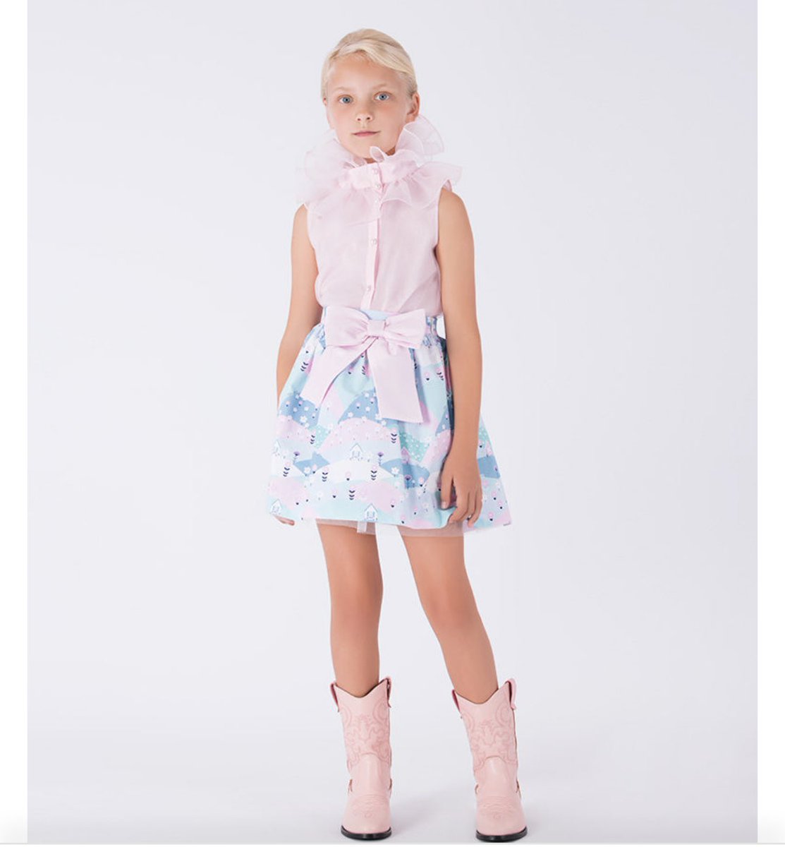 KristyT's tweet image. Got my girl’s birthday fits today. 🥰