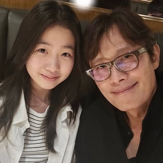 gihunlovebot's tweet image. inhun being girl dads to gayeong is so dear to me this is MY FAMILY