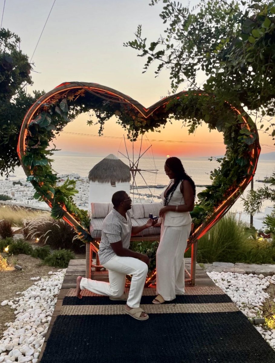 Geministing's tweet image. my bestfriend was purposed to in Greece yall! im so overwhelmed with joy! this is the love we prayed for and the love that she deserves! God did his big one.