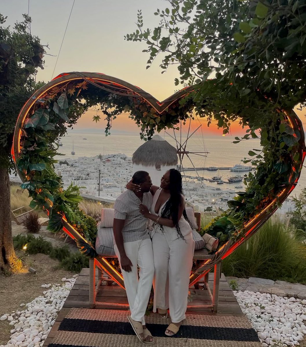Geministing's tweet image. my bestfriend was purposed to in Greece yall! im so overwhelmed with joy! this is the love we prayed for and the love that she deserves! God did his big one.