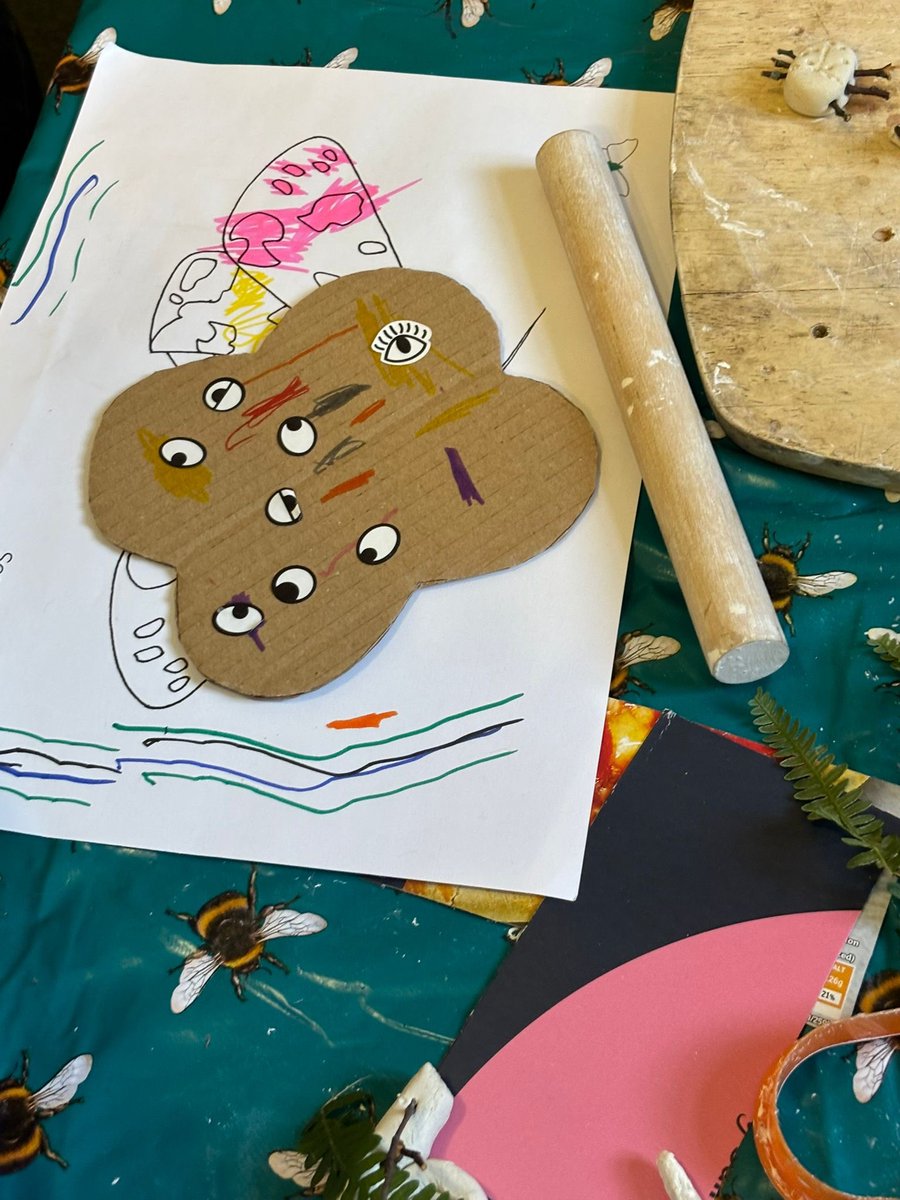 We enjoyed a fantastic interactive exploring crafts and nature session with Kirsty’s Forest School at #CharltonLibrary today! Using different materials and textures to create something new and exciting, thank you to all who came 🌿 #LoveYourLibrary