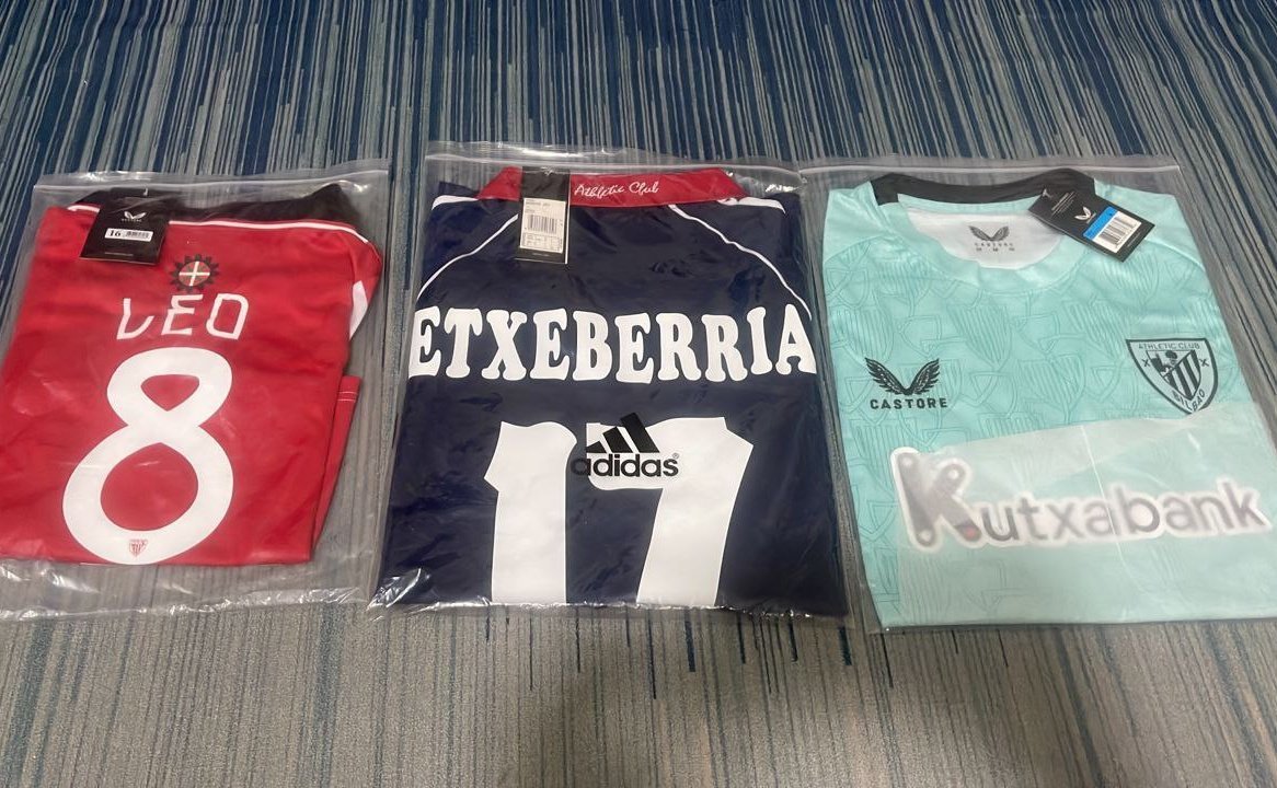 WilliamsATH_'s tweet image. Algunos pedidos que habéis enviado por el grupo que ya están listos para salir.

La de Etxebe la tengo sin serigrafía y me habéis creado la necesidad de volver a pillarla 😅

Si queréis estas camis o cualquier otra, el proveedor directamente de china está en el link de mi bio 👉🏼