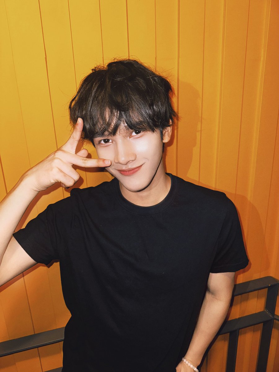 eastshine_tment's tweet photo. [#피닉스]

안녕하세요, 피닉스입니다 🐦‍🔥🌟

지금 저는 다시 형들 곁으로 돌아왔어요.
이번 시간을 통해 많은 것을 배우고 성장하면서 제 자신을 도전할 수 있었어요.
언제나 따뜻한 응원 보내주신 Star Creators 여러분 정말 감사합니다.
그리고 늘 곁에서 함께해준 MUSCAT 여러분, 진심으로 고마워요 💚

하나의 여정은 끝났지만, 
아티스트로서의 피닉스의 길은 계속됩니다.
이번엔 진짜 ‘나’로서, 제가 사랑하는 것을
노래와 춤, 그리고 마음속 깊은 에너지로 세상에 전하고 싶어요.

새로운 여정을 시작하는 피닉스를 앞으로도 잘 부탁드립니다.
아직 목적지에는 도착하지 않았지만, 분명히 도달할 거예요.

함께 성장해요 늘 사랑해요!❤️
— 피닉스

#이스트샤인 #EASTSHINE #イーストシャイン  #อีสไชน์
#PHOENIX #フェニックス #ฟินิกซ์
#보이즈2플래닛 #BOYS2PLANET #보플2 #Mnet #BOYS2PLANET_C