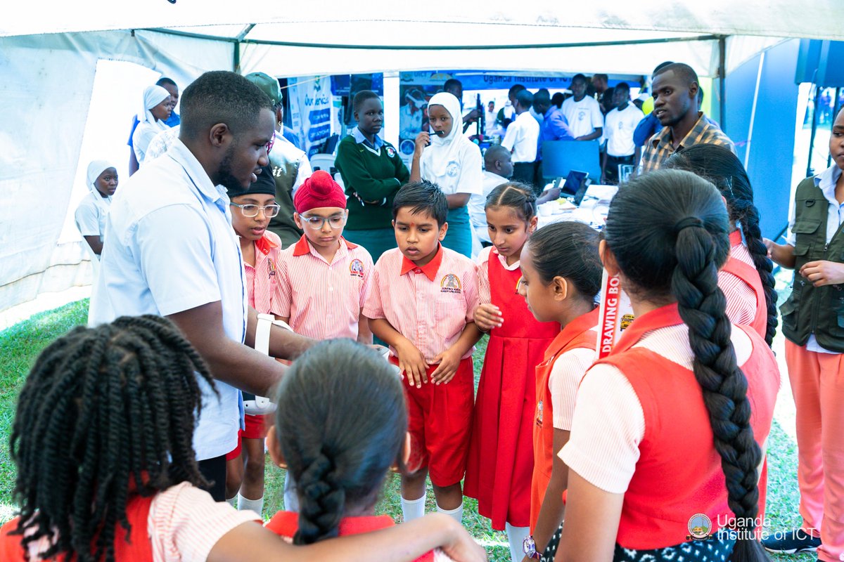 UICTug's tweet image. #ThankYou Jumbo Kids Nursery &amp;amp; Pre School for visiting UICT’s #Augmented &amp;amp; #VirtualReality showcase at the Jinja Education &amp;amp; Careers Expo at Jinja SS! 👏The young minds got hands-on with immersive learning tools, discovering virtual environments, interactive storytelling and…