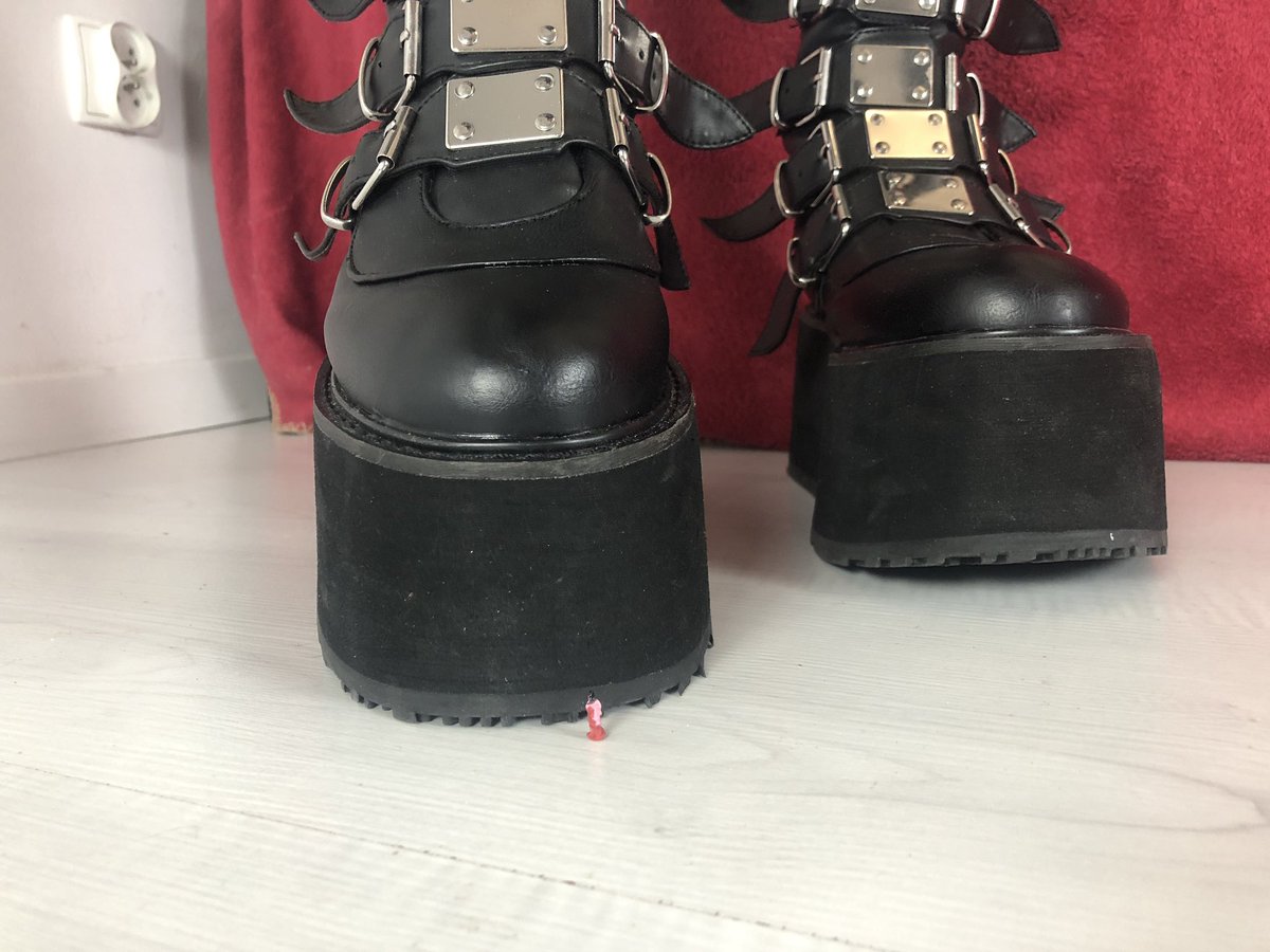 Decided to spare you this time… but only if you kiss my boot 100 times
Make sure the movement is visible because if you fail I will actually crush your tiny ass~