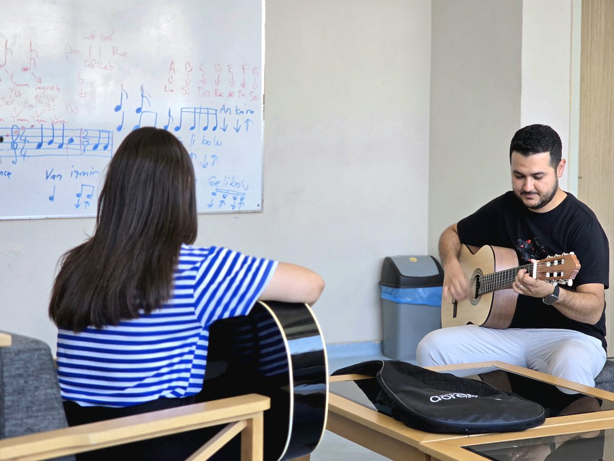 Gençlik merkezimizin yaz kulübünde gençler ve çocuklar yaz tatillerini dolu dolu geçiriyor.