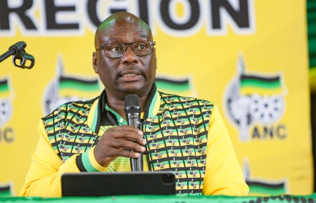 Mpho_32's tweet image. Vhamusanda Reuben Madadzhe is not just a political leader — he is a servant of the people. His tireless work to unite Limpopo, strengthen the ANC, and ensure service delivery makes him a true son of the soil. #ReubenMadadzhe