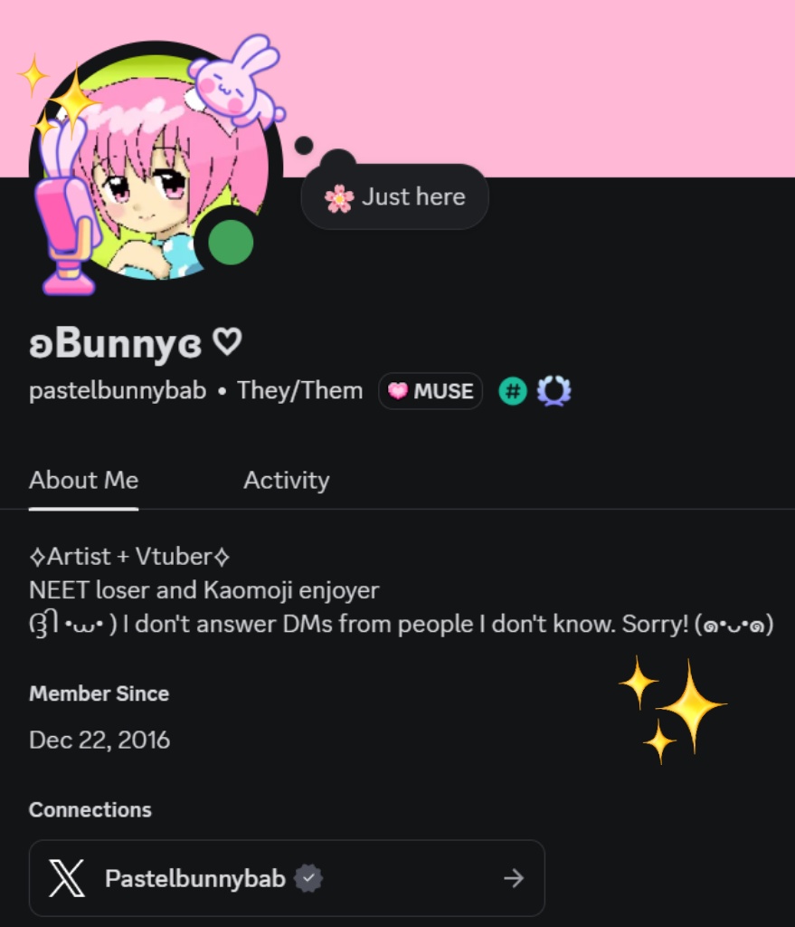 Pastelbunnybab's tweet image. I have been informed that some weirdo is role-playing as me on discord. So, if you see them around please report them. (First image is fake account. Second image is real account.)