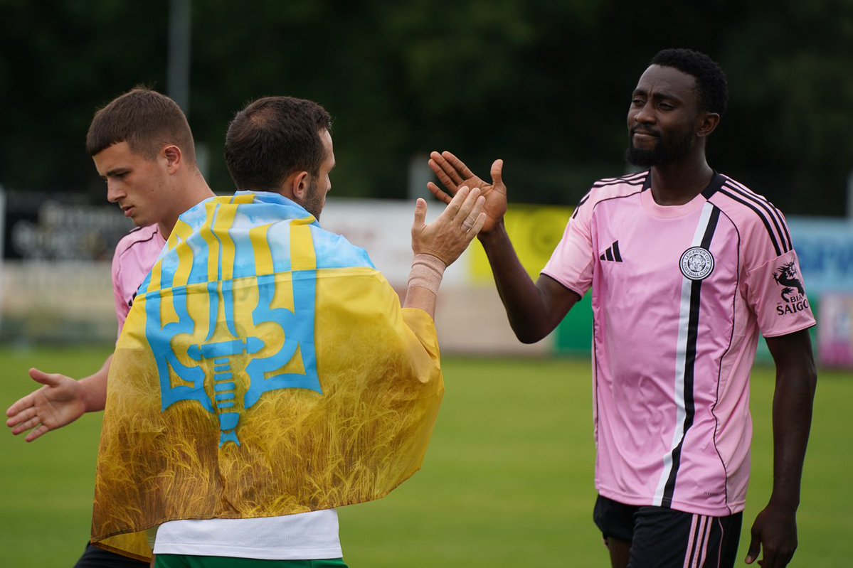 KarpatyLvivFC's tweet image. Кадри з контрольного матчу проти «Лестера» 📸🦁