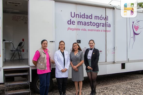 Autoridades Municipales de Ciudad HIdalgo, Mich. y de Salud, inauguraron las Jornadas de Mastografía en el Centro de Salud.
Serán el 24, 25, 28, 29 y 30 de julio del 9 de la mañana a 6 de la tarde.
