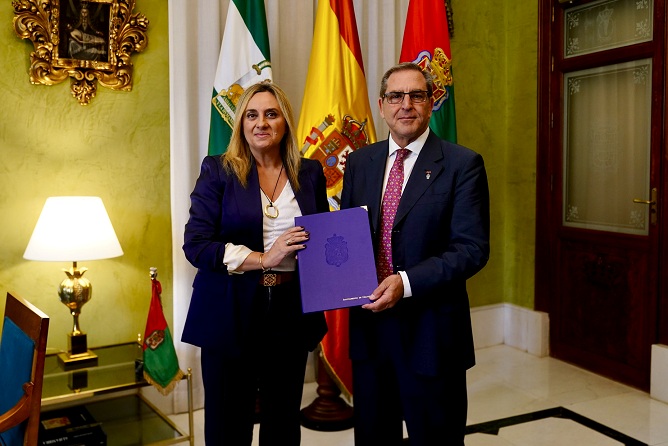 IndeGranada's tweet image. El @aytogr crea una oficina de asesoría gratuita para afectados por ocupación ilegal de viviendas
👉 En 2024 hubo 56 procesos por 'okupas' en los juzgados granadinos, que dictaron 336 desahucios, un problema seis veces mayor, pero sin apoyo municipal
⬇️
elindependientedegranada.es/ciudadania/ayu…