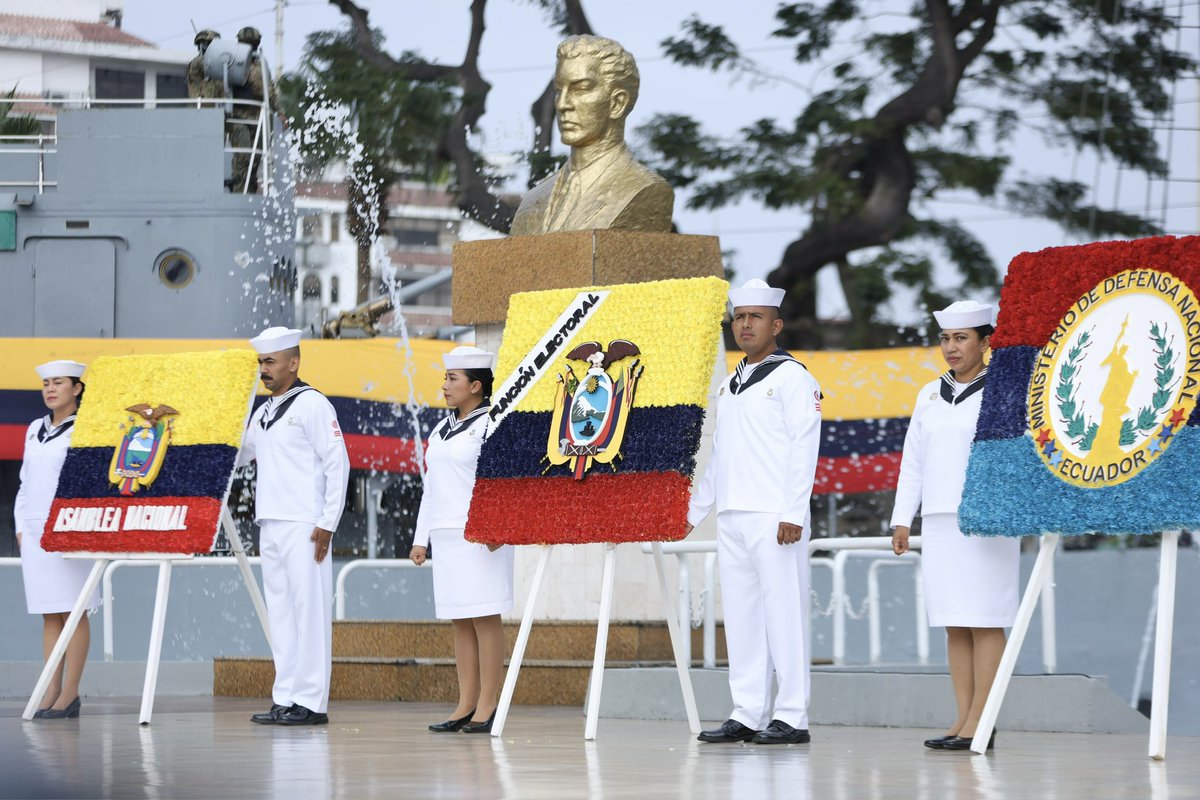 En representación de la Función Electoral 🇪🇨 coloqué una ofrenda floral en homenaje al 84° aniversario del Combate Naval de Jambelí y Día Clásico de la <a href="/armada_ecuador/">Armada del Ecuador</a>. Honramos a quienes defendieron la soberanía nacional, recordando que su legado fortalece la paz, la seguridad y
