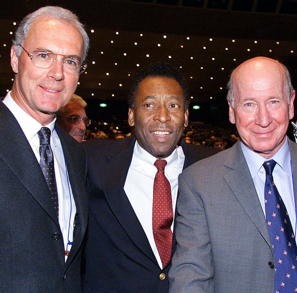 SuperbFootyPics's tweet image. What A Picture
Three Champions Of The World