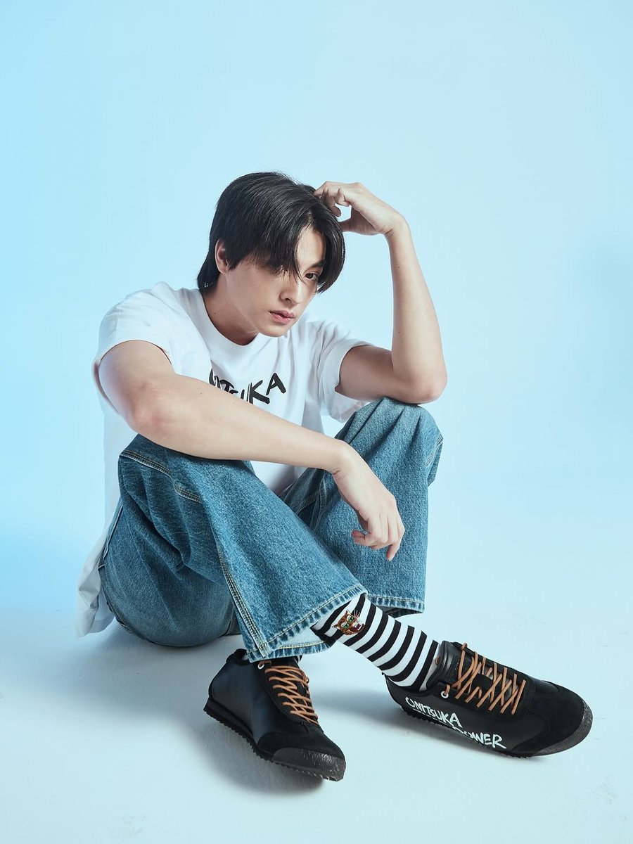 GulfPhiB's tweet photo. Our brand ambassador #GulfKanawut embodies the #OnitsukaTiger spirit 💯 - bold, sleek, and always one step ahead 🐾🐯
@gulfkanawut #กลัฟคณาวุฒิ
#MEXICO660TP https://t.co/aGTfYKK7Li