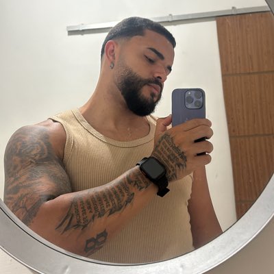 VEmanuel_01's tweet photo. #NovaFotoDePerfil https://t.co/Av2h9Zpyo5