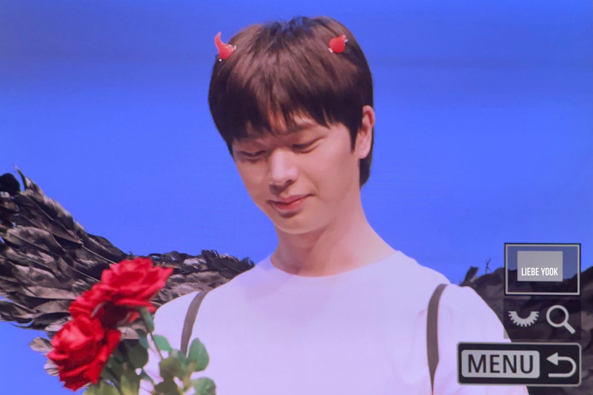 liebe_Yook's tweet photo. 250725 뮤직코리아 대면 팬싸

😈🌹

#BTOB #비투비 #육성재 #성재
#YOOK_SUNGJAE https://t.co/5YDUq8LCnb