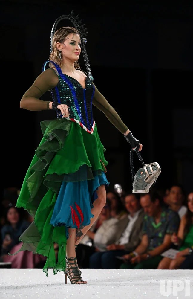 G_Prodigy's tweet image. VelociCoaster at Her Universe Fashion Show Comic-Con 2025