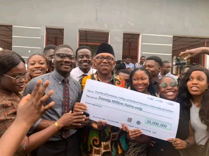 Chima_Obi1234's tweet image. Peter Obi Donates N20Million To The Dentistry Faculty Of UNICAL 24 Hours After Donating N50Million To Christ The King College (CKC) Onitsha