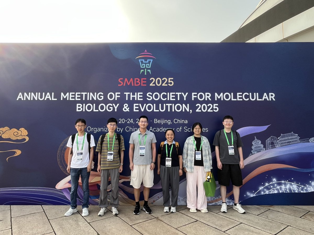 EvomicsLab's tweet image. First #SMBE meeting for our lab!Definitely a memorable experience. Already looking forward to the next one! @OfficialSMBE #SMBE2025