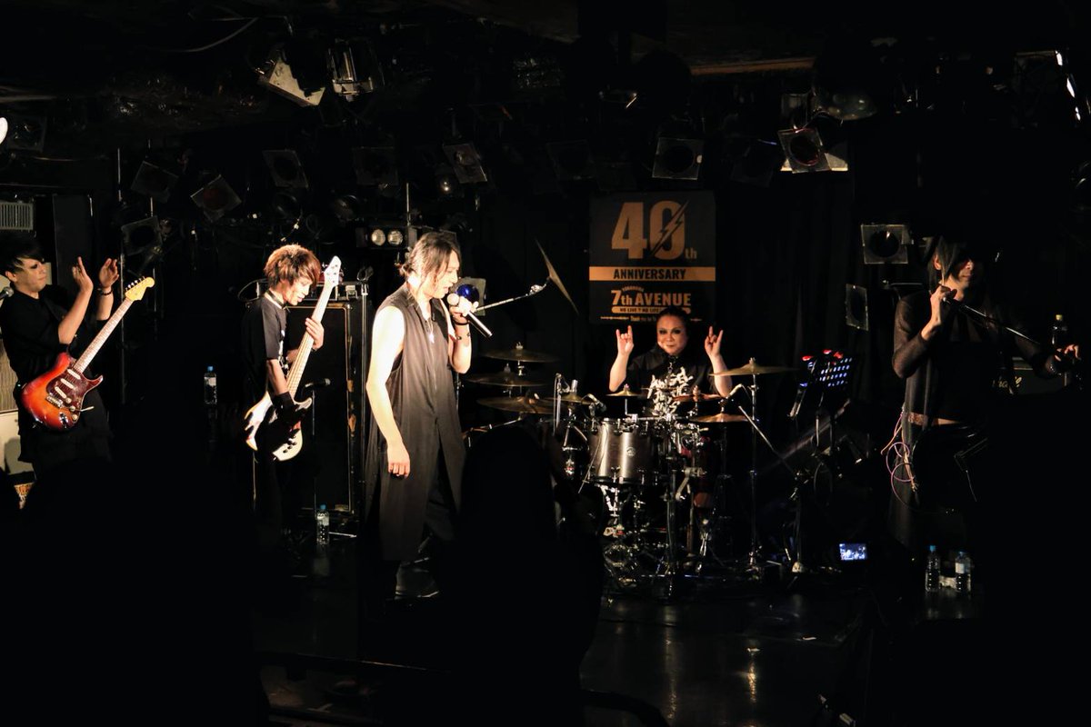 official_dieS's tweet image. 7/257thAvenue-UMEDAKAZUYA61BirthdayGIG見てくれて皆さんありがとうございました。梅さん愛する共演者の皆様にも大感謝です。まさに衝動的衝動スピードパワフルなドラム梅田一哉ここにありのdieS 5人揃いここからまたスタートします。真夏に相応しいイベントになりました8月dieS は熱い2本
📸宮岡里英