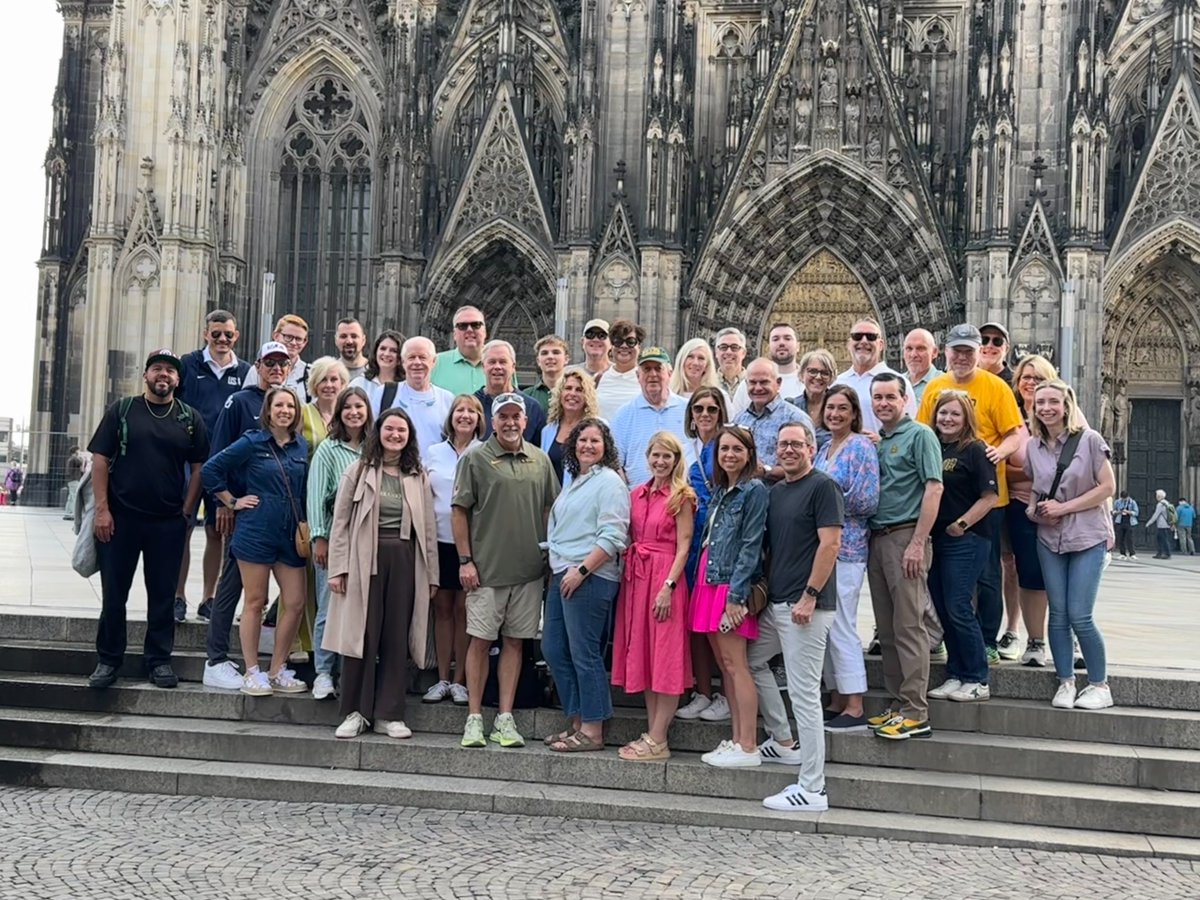 BearFoundation's tweet image. Sightseeing around Cologne before cheering on Team USA in the gold medal game tomorrow!
#SicEm