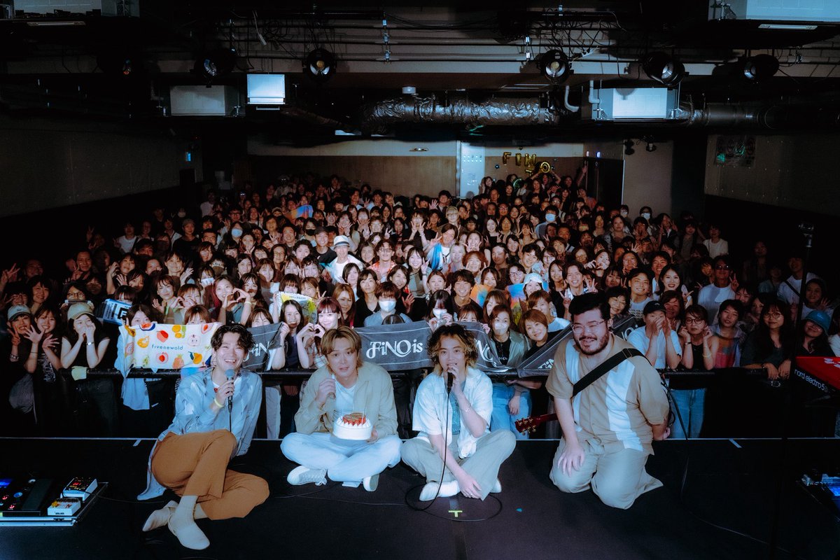 fivenewold's tweet image. 【 TODAY 】
🎉15th Anniversary Tour「FiNO is」🎉
12本目!名古屋JAMMIN'
名古屋
15周年ツアーの道中に16年目に突入しましたが、それを共に祝えたのが名古屋のみんなとでほんとうに良かった。
ありがとうございました!
(HIROSHI)
#fivenewold #FiNOis