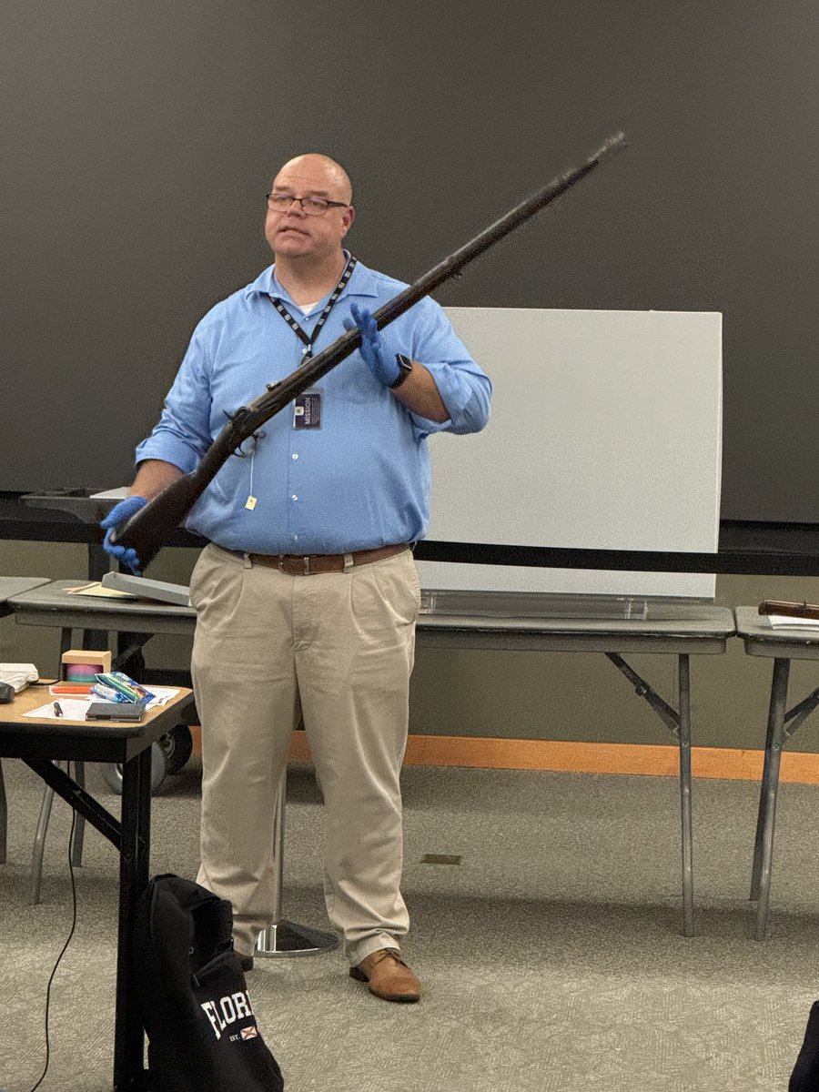 mremrich1's tweet image. Day 4 at the @Gilder_Lehrmanand @ALPLM
Reframing Lincoln seminar
✅ Incredible lecture from
@CivilWarJon on Lincoln and Civil Liberties
✅Pedagogy session (with me over best practices and Teaching Literacy Through History)
✅Lecture John Lupton about Lincoln the lawyer…