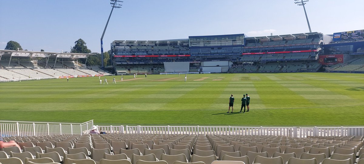 All 4 results possible at Edgbaston in the last session in #WARvWOR 

<a href="/bbctms/">Test Match Special</a> in the earphones. What a delightful way to spend a Friday afternoon

#bbccricket #countychampionship #edgbaston #warwickshireCCC