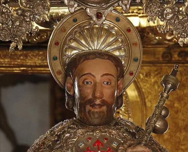 ✝️ ¿Podeis beber el cáliz...?, y Santiago y Juan contestaron que sí. ¡Qué ingenuos!, pero ¡qué valientes! No sabían qué poca cosa somos los humanos, y qué grande es la gracia del Señor. Ingenuidad, valentía y gracia (y María). Así se empezó y así seguimos.