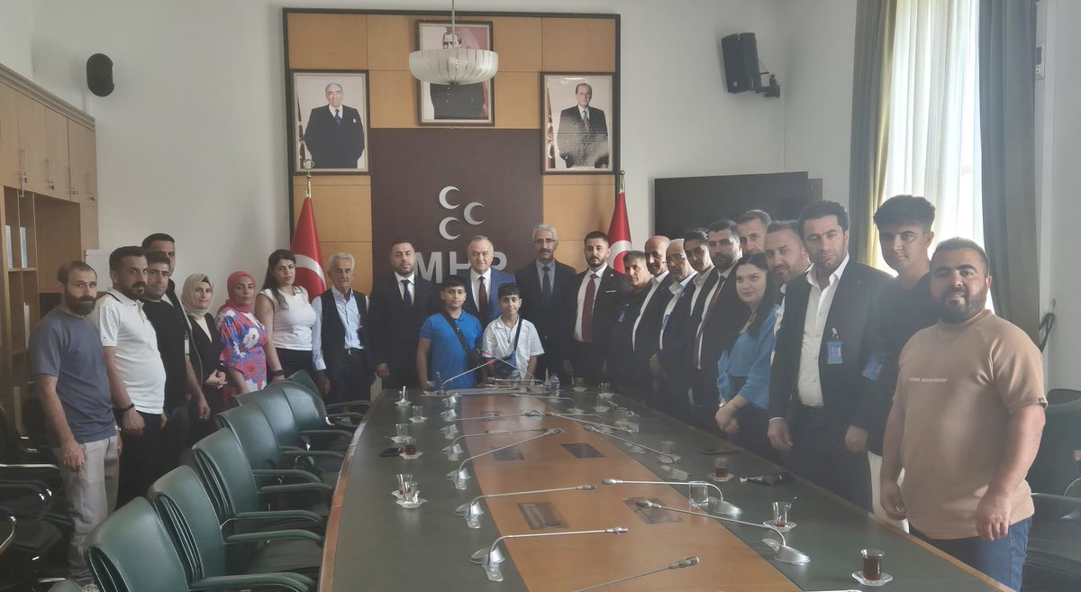 Hakkari Yüksekova Şehit Aileleri ve Gaziler Dayanışma Derneği Başkanı Sayın Sami Keskin ve yönetim kurulu üyeleriyle şehit aileleri ve gazileri misafir ettik.

Türkiye, “Türk ve Türkiye Yüzyılı” hedeflerine emin adımlarla yürürken, Küresel güçler; siyasal kuşatmalar, ekonomik