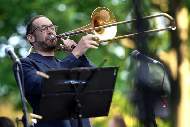 Our own Dean Hollin is the MC of Sunday Serenades! Come see terrific live music every Sunday evening through until August 10th at Mel Lastman Square!

For more information, head to willowdalecentral.org/sunday-serenad…