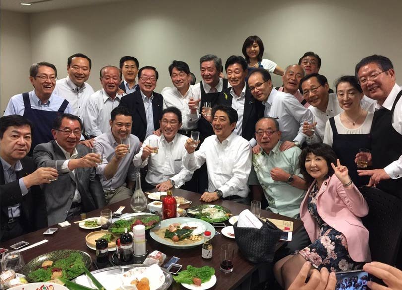 omae_osamu's tweet photo. この人たちこそ政界から去るべき。歪んだ経済政策（アベノミクス）で格差と貧困を増大させ、統一協会と癒着し、裏金を着服し、水害に苦しむ国民を無視して宴会を開いた。この人々が「選挙に負けたのは石破のせい」と言っている。 #石破辞めるな https://t.co/SBLW2cGDYf